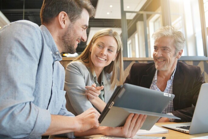 Financial Reporting Specialist (m/w/d), 1. Bild